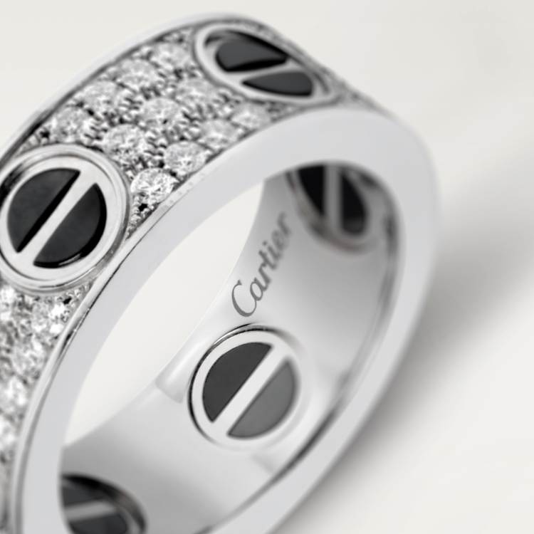 LOVE戒指，铺镶钻石，精密陶瓷 18K白金