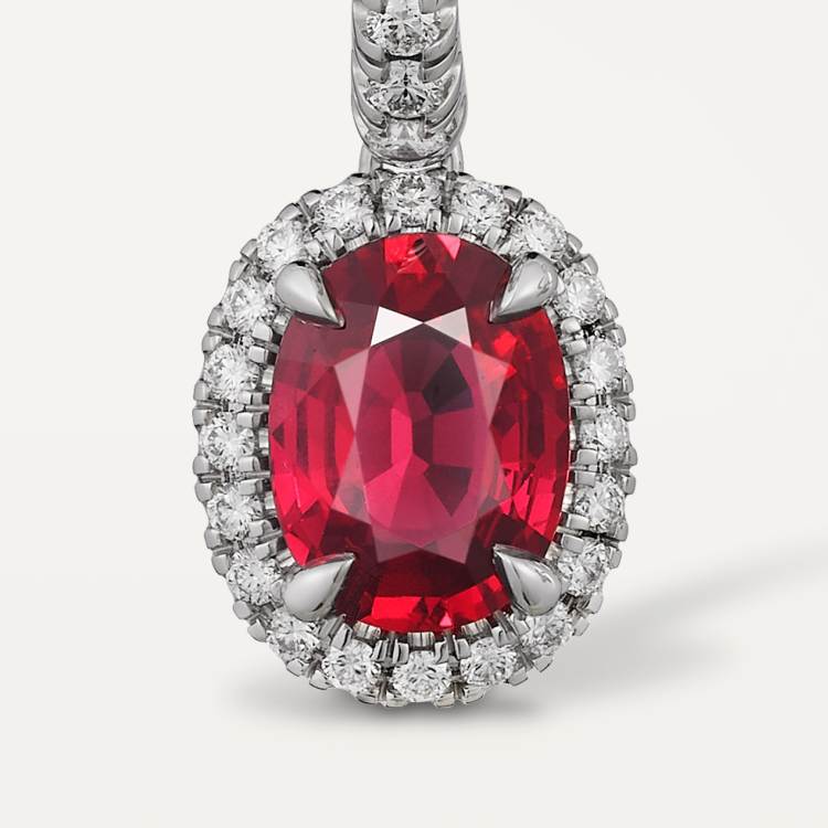 Cartier Destinée垂坠式耳环，镶嵌2颗椭圆形切割红宝石，铺镶钻石 18K白金