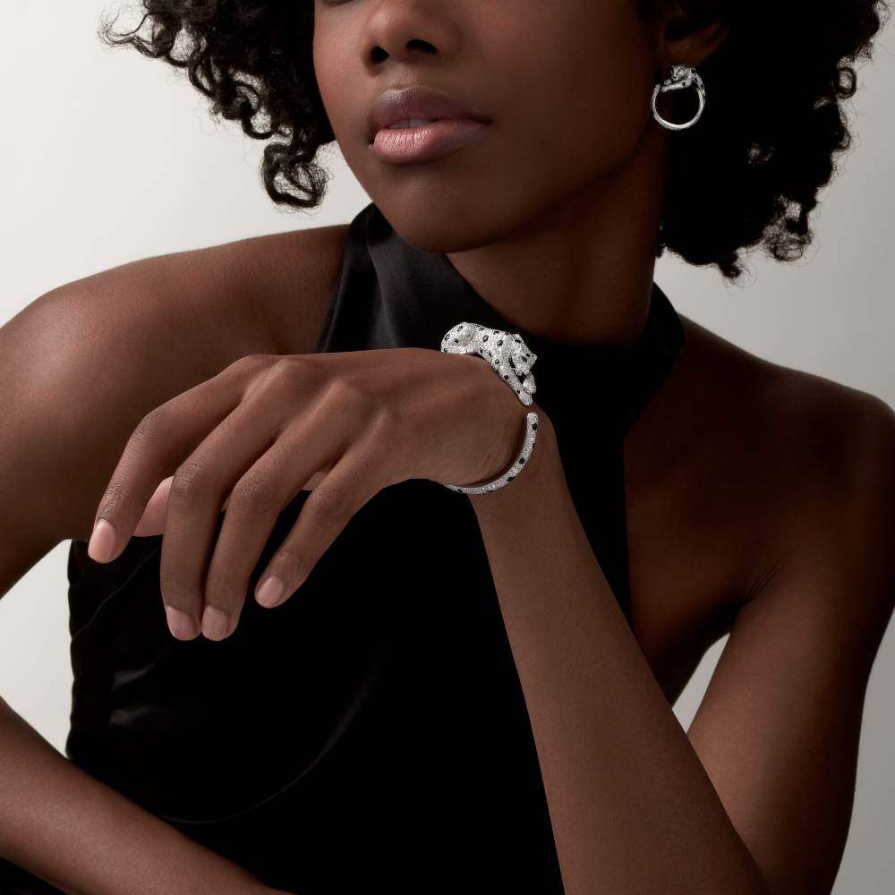 Panthère de Cartier卡地亚猎豹圈形耳环，铺镶钻石 18K白金