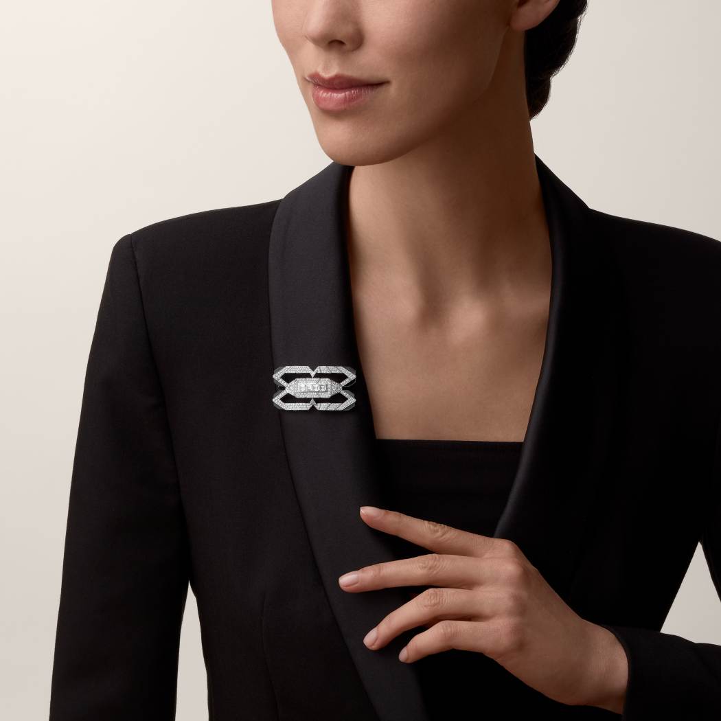 Géometrie & Contrastes胸针，缟玛瑙，铺镶钻石 18K白金