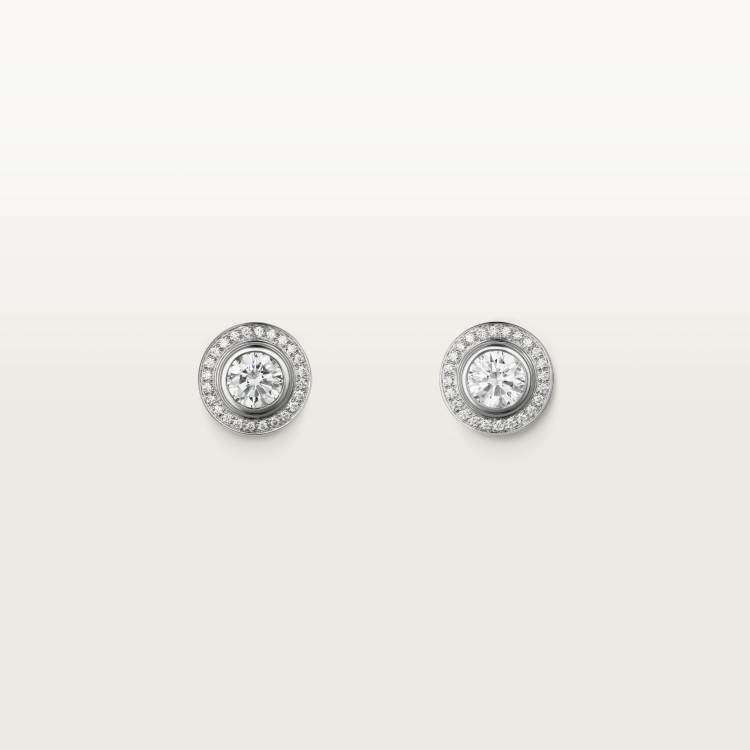 Cartier d'Amour耳钉，镶嵌2颗圆形明亮式切割钻石，铺镶钻石 18K白金