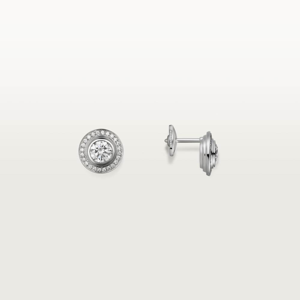 Cartier d'Amour耳钉，镶嵌2颗圆形明亮式切割钻石，铺镶钻石 18K白金