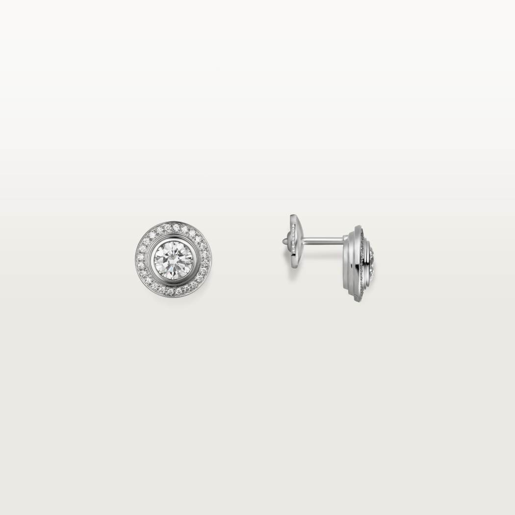 Cartier d'Amour耳钉，镶嵌2颗圆形明亮式切割钻石，铺镶钻石 18K白金