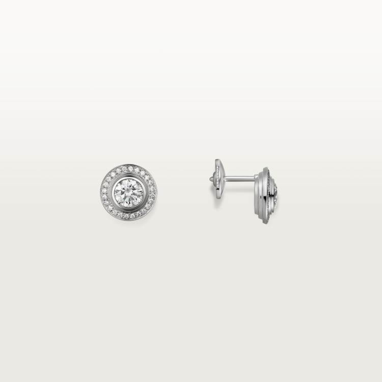 Cartier d'Amour耳钉，镶嵌2颗圆形明亮式切割钻石，铺镶钻石 18K白金