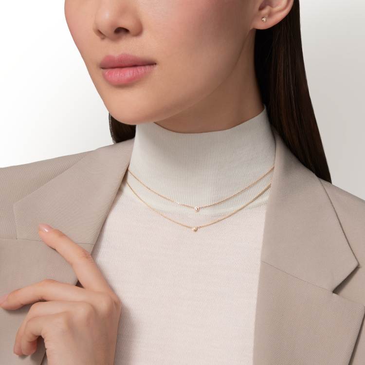 Cartier d'Amour吊坠项链，镶嵌圆形明亮式切割钻石，迷你款 18K黄金