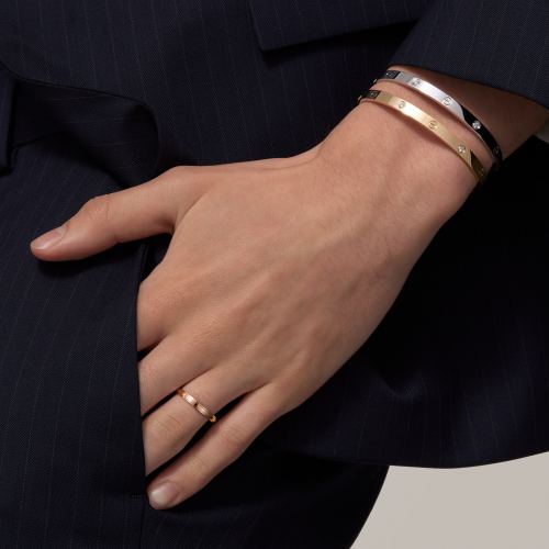 Cartier d'Amour戒指，宽2.5毫米