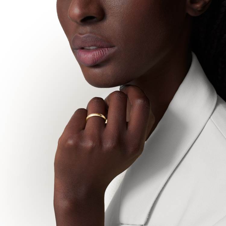 C de Cartier戒指，宽3毫米，镶嵌1颗钻石 18K黄金