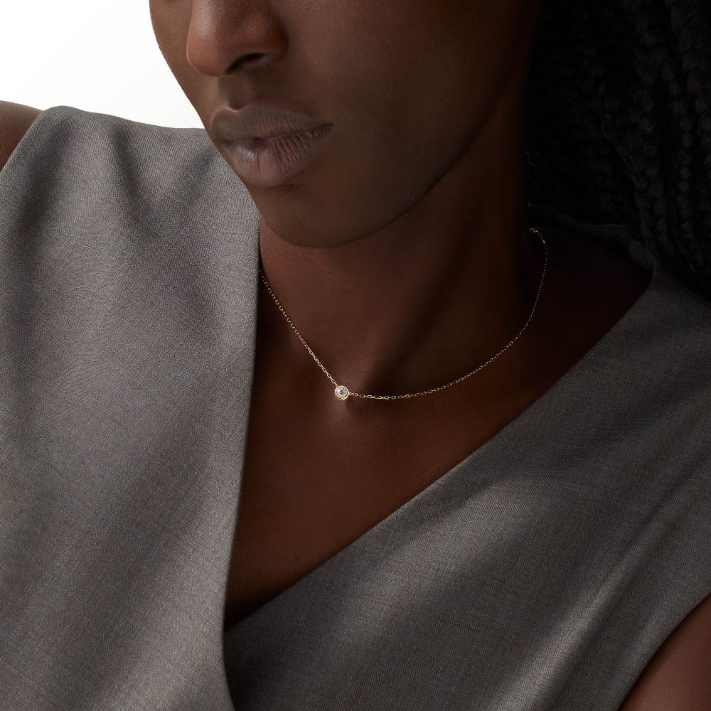 Cartier d'Amour吊坠项链,镶嵌圆形明亮式切割钻石,大号款 18K黄金