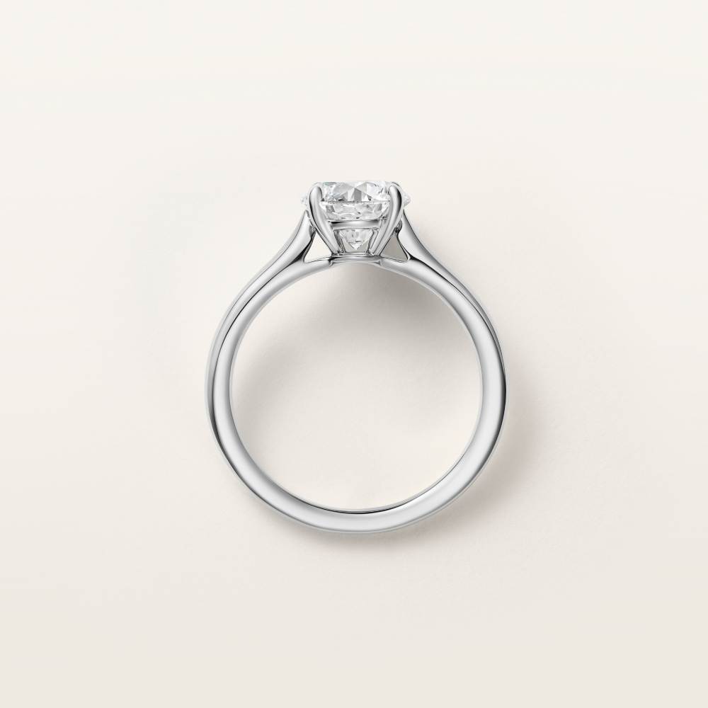 1895钻石戒指，镶嵌圆形明亮式切割钻石 铂金